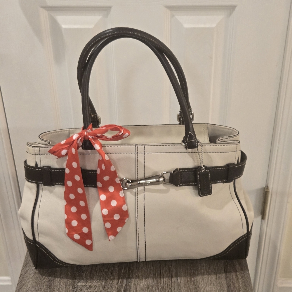 Coach Handbag - Picture 17 of 17